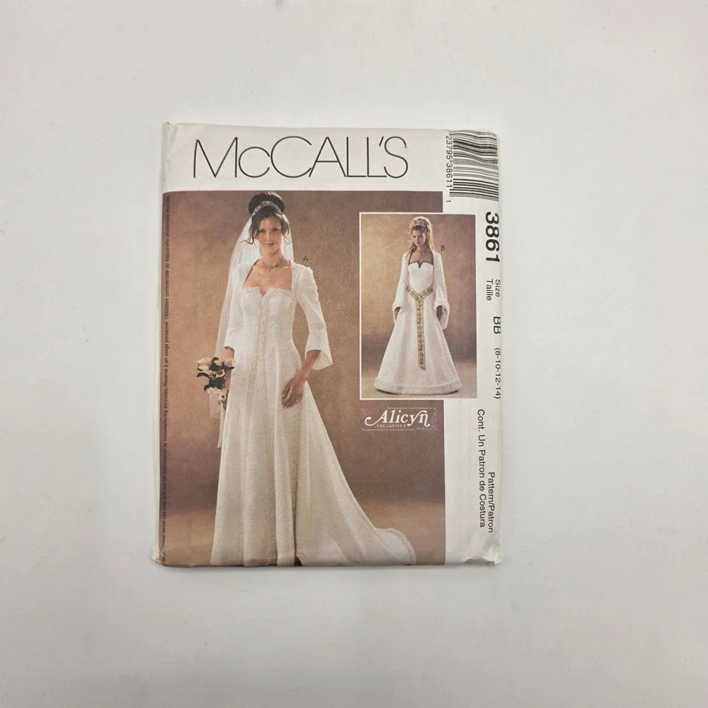 McCall's 3861 Sewing Pattern Wedding Dress Medieval Renaissance Gown Alicyn 8-14
